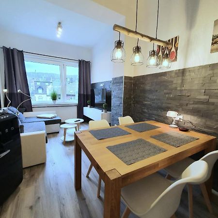 Moderne Wohlfuehloase Zentral In Seenaehe - Pillow Menu, 2 Stk 55" Smart Tvs, Netflix, Disneyplus Uvm Wetter  Luaran gambar