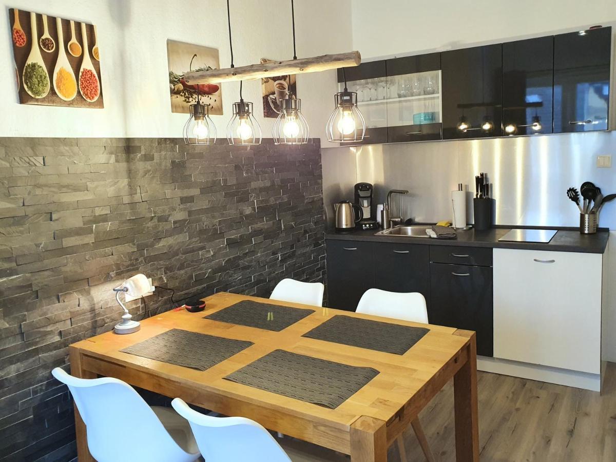 Moderne Wohlfuehloase Zentral In Seenaehe - Pillow Menu, 2 Stk 55" Smart Tvs, Netflix, Disneyplus Uvm Wetter  Luaran gambar